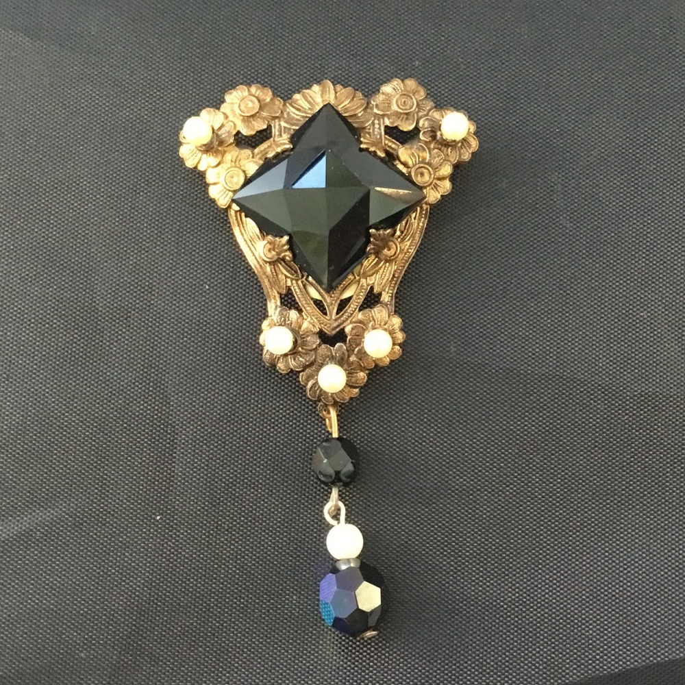 Vintage Pin Brooch Jet Pearls Gold Tone 3" long